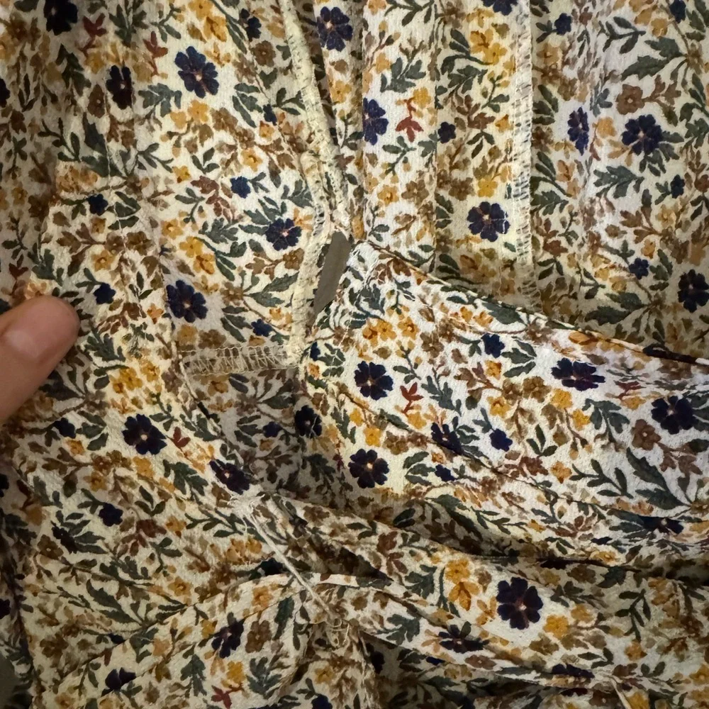 Floral Wrap Dress with Ruffle Sleeves - Picture 5 of 7